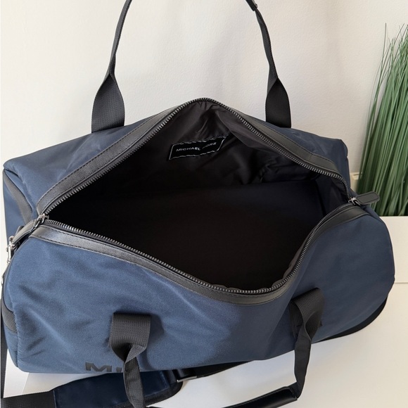 New Michael Kors Duffle Bag Gym Travel Blue 18*9 - Picture 6 of 12